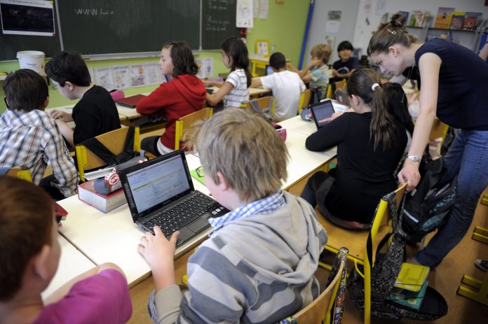 bilde av klassesituasjon