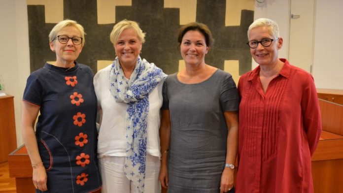 Gruppebilete av direktør i Rikskonsertane Turid Birkeland, kulturminister Thorhild Widvey, statssekretær i Kunnskapsdepartementet Birgitte Jordahl og direktør i Kulturrådet Anne Aasheim. Foto: Wenche Nybo/Kulturdepartementet