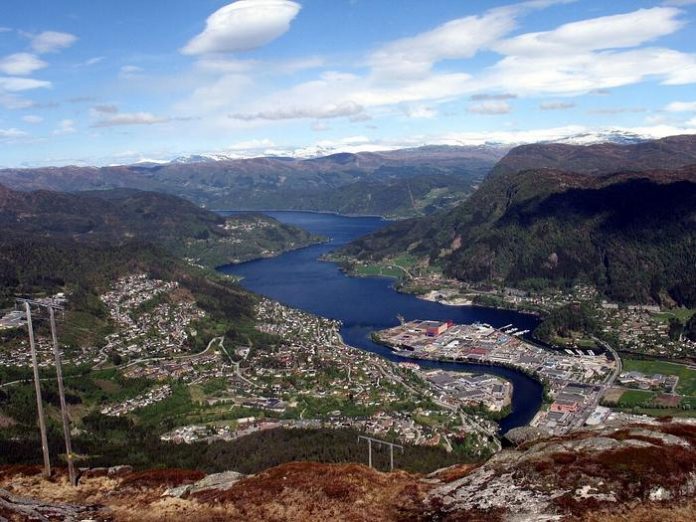 F&oslash;rde sett fr&aring; Hafstadfjellet. Foto: Wikipedia