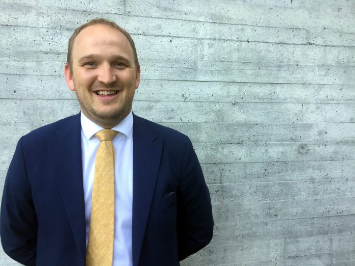  Det &aring; ha ein klar profil, og nytte spr&aring;ket som ein klar identitetsskapar betyr sj&oslash;lvsagt mykje for meg som politikar, seier landbruksminister Jon Georg Dale. Foto: Karoline Riise Kristiansen / NPK