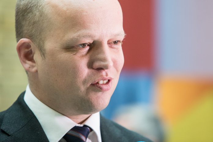 Sp-leiar Trygve Slagsvold Vedum er n&oslash;gd med m&aring;linga til NRK, men m&aring; konstatera at oppgangen har flata ut. Foto: Audun Braastad / NTB scanpix / NPK