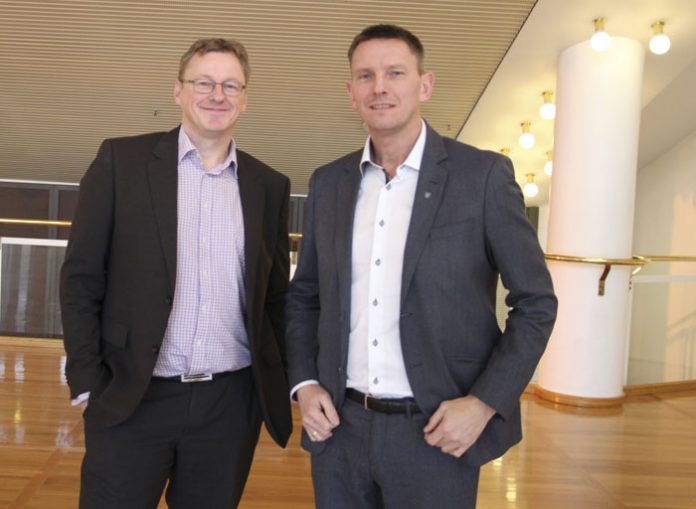 Ordf&oslash;rar Jon Rikard Kleven, (t.v.) og assisterande r&aring;dmann Anders Sandvik i Vinje kommune har bygd opp eit godt integreringsapparat for flyktningar. Likevel f&aring;r dei berre ta imot ti flyktningar i &aring;r. Foto: Kjell &Aring;smund Sunde/ NPK