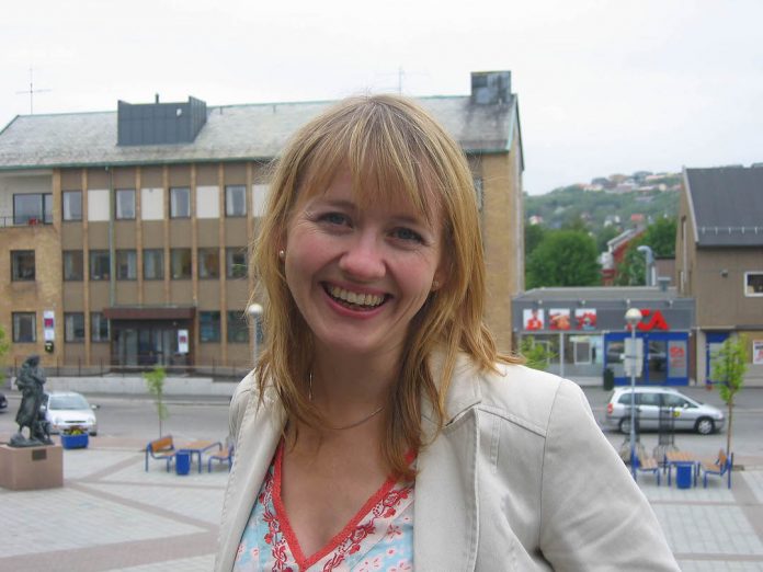 Fylkestingspolitikar Gunhild Berge Stang (V) er konstituert som statssekretær for kultur- og likestillingsminister Abid Raja. Foto: Silje Hjelle Strand / NPK